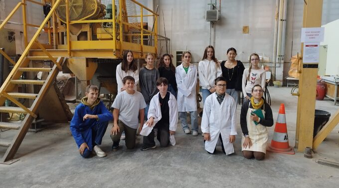 Les élèves de l'atelier scientifique au LMDC.jpg